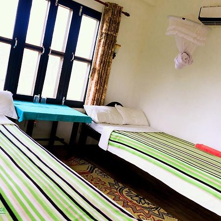 Chitwan Gaida Lodge Саураха Экстерьер фото