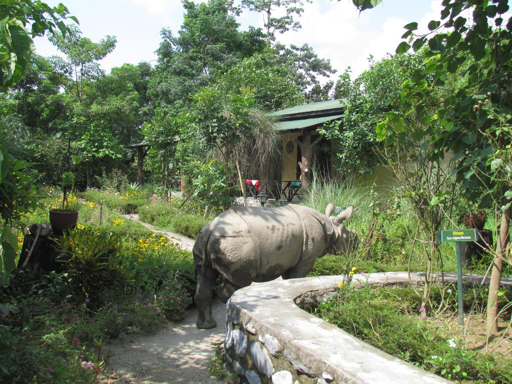 Chitwan Gaida Lodge Саураха Экстерьер фото