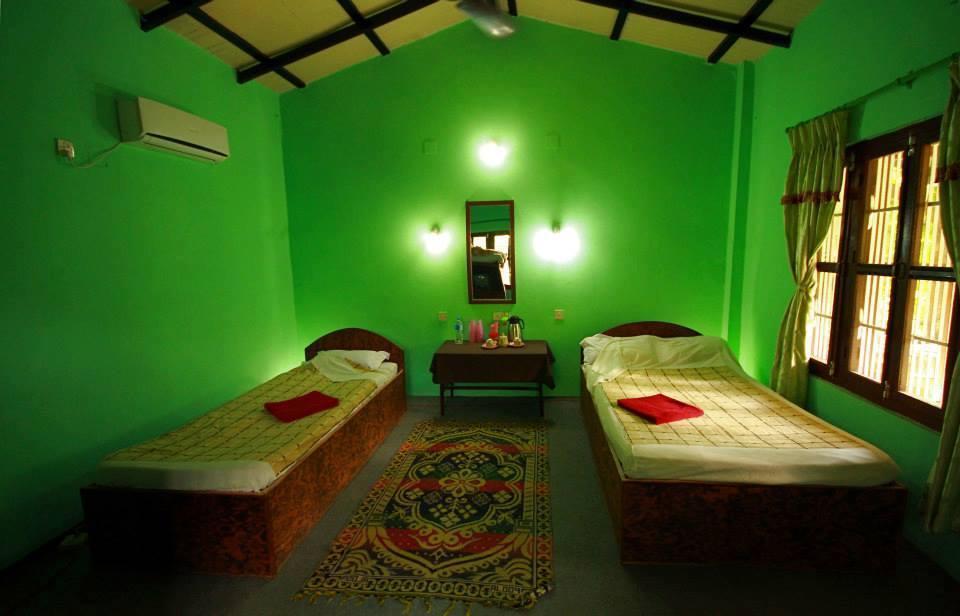 Chitwan Gaida Lodge Саураха Экстерьер фото